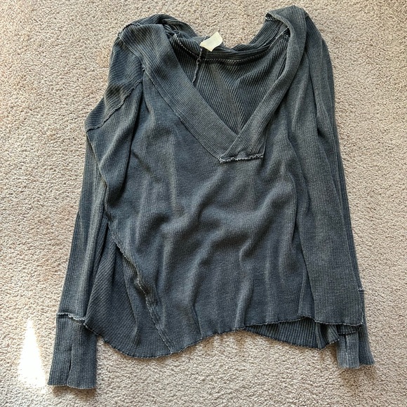 NWOT Free People We the Free Oceanview Gray V-Neck Sweater size small - Picture 2 of 3
